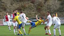 Fotbalisté Zlína B (ve žlutých dresech) prohráli v 9. kole MSFL s Hanáckou Slavií Kroměříž 1:2.