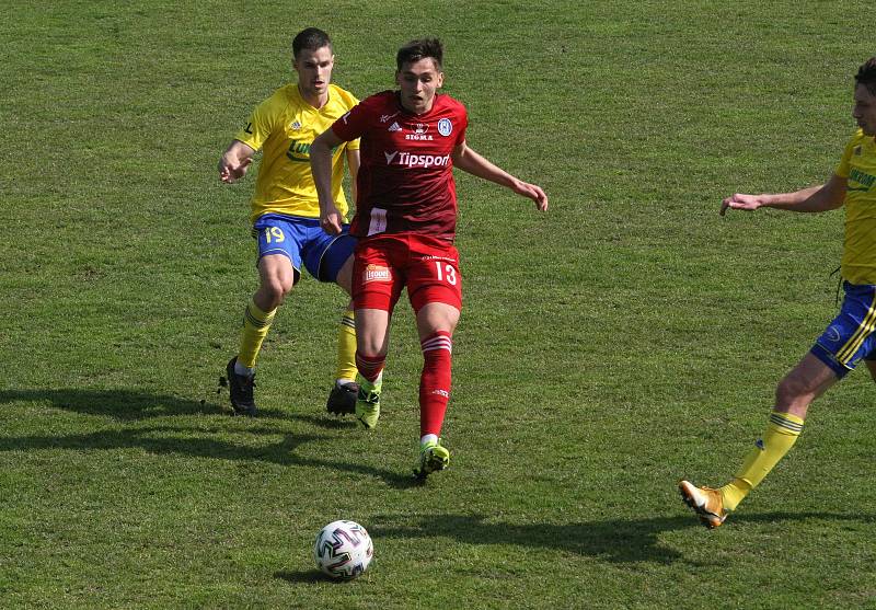 Fotbalisté Zlína (ve žlutých dresech) se v reprezentační přestávce utkali se Sigmou Olomouc.