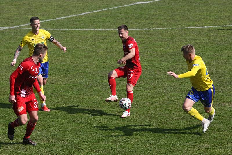 Fotbalisté Zlína (ve žlutých dresech) se v reprezentační přestávce utkali se Sigmou Olomouc.