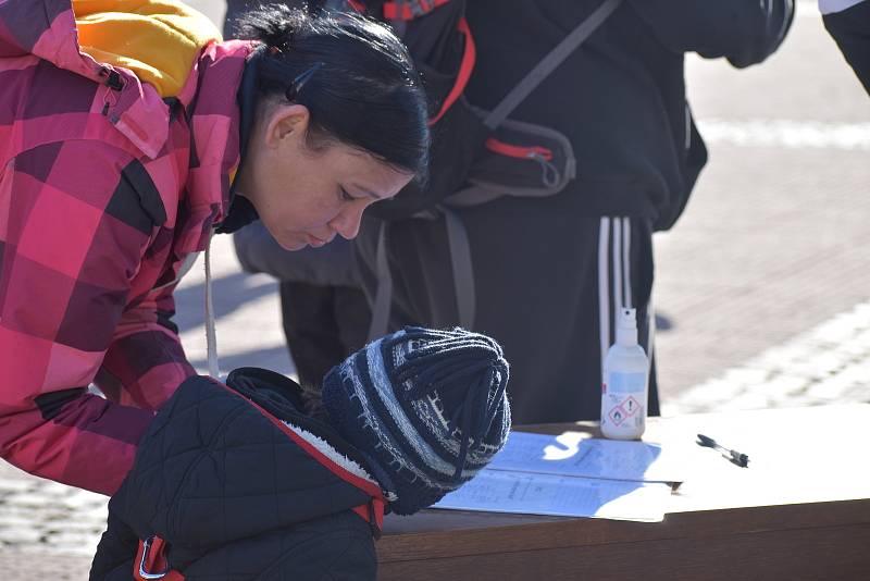 Demonstrace za návrat dětí do škol bez podmínek ve Zlíně, 7. března 2021.