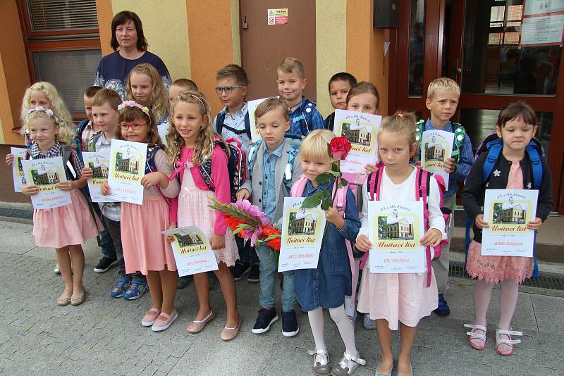 Slavnostní vítání prvňáčků Základní školy Žlutava a zahájení jejich prvního školního roku dne 2. září 2019.