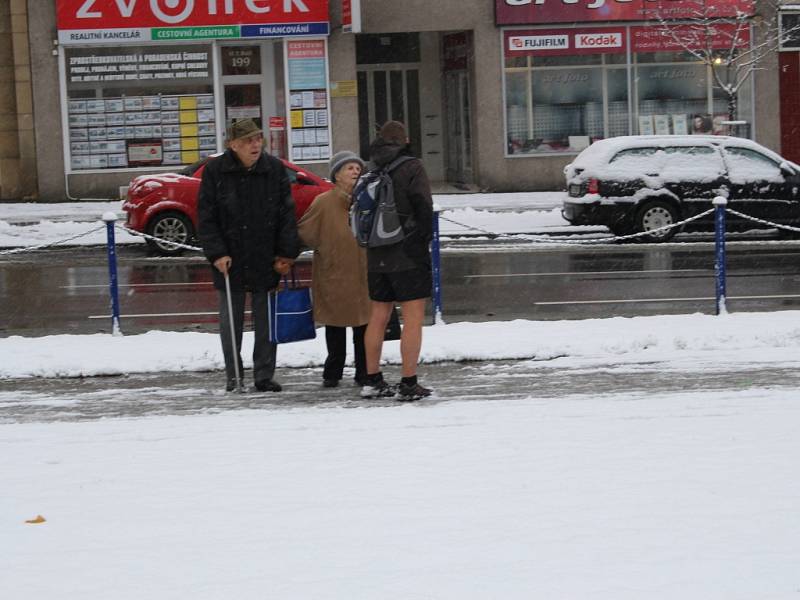 V KRAŤASECH. Někomu možná ani moc nepřišlo, že už na šortky není.