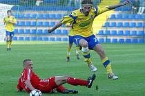 Fotbalisté Zlína (ve žlutém) doma porazili Třinec 3:1.