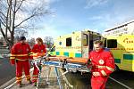 Zlínští zdravotničtí záchranáři získali v prosinci 2009 čtyři nové sanitky. Ty mají i speciální lehátka umožňující lepší manipulaci s pacienty.