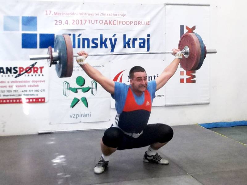 Tomáš Hofrbauer, stříbrný v kat. mužů + 105 kg. 265 kg