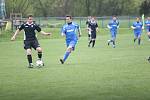 Zápas fotbalové I. B třídy mezi Lužkovicemi (v černém) a Veselou ovládli domácí 2:0.