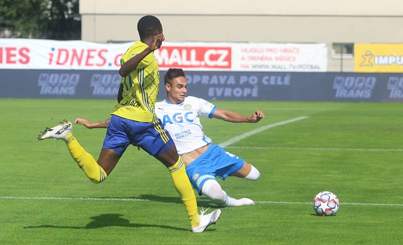 Fotbalisté Zlína (ve žlutých dresech) doma na Letné přivítali Teplice. Foto: Jan Zahnaš