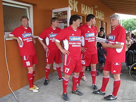 V Záříčí se v sobotu 28. června 2008 utkala stará garda SK Sigmy Olomouc s SK Haná Záříčí.