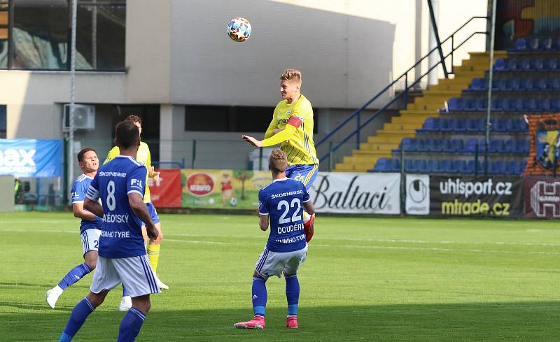 Fotbalisté Zlína (žluté dresy) ve 29. kole FORTUNA:LIGY prohráli s Mladou Boleslaví 1:2.