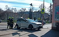 Hasiči na Zlínsku zasahovali v sobotu 23. března u požáru osobního auta i uskladněného palivového dřeva.