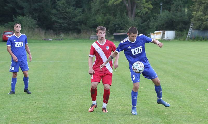 Fotbalisté Slavičína (v modrých dresech) ve středu v rámci 1. kola Mol Cupu vyzvali Frýdek Místek.