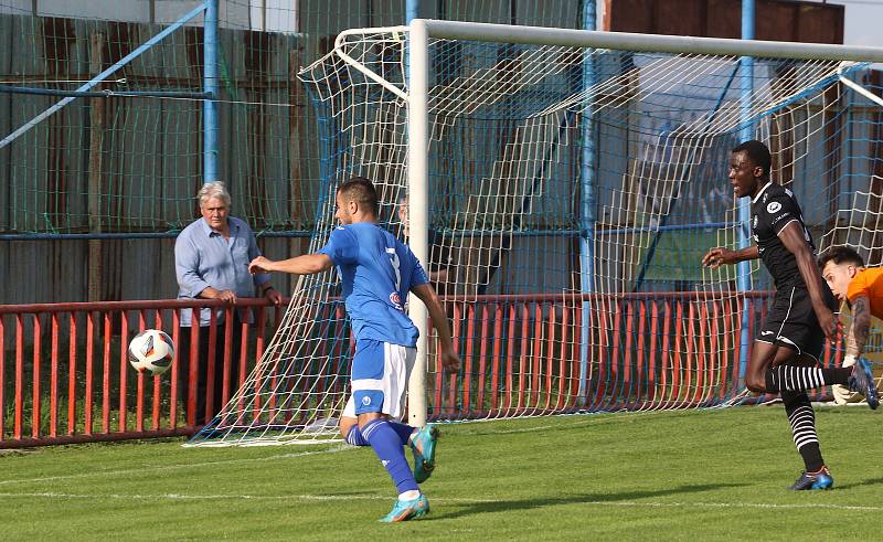 Fotbalisté Otrokovic v pátek večer otočili zápas proti Vratimovu.