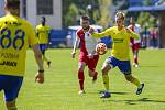 Fotbalisté Zlína (ve žlutých dresech) porazili na Letné třetiligovou Kroměříž 4:1.