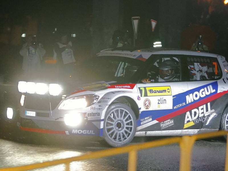 Barum rally: noční rychlostní zkouška ve Zlíně