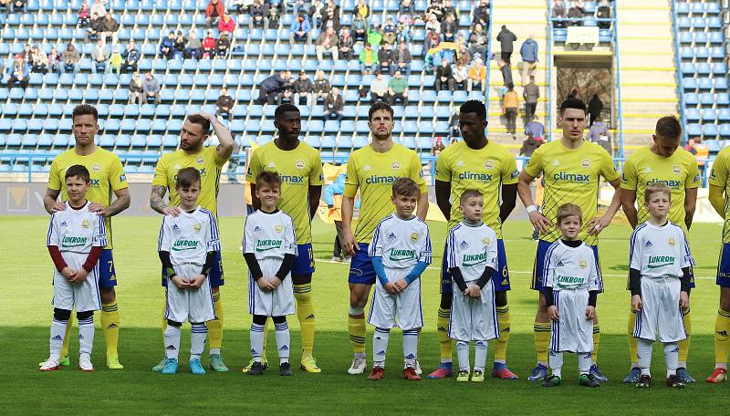 Fotbalisté Zlína (žluté dresy) ve 29. kole FORTUNA:LIGY prohráli s Mladou Boleslaví 1:2.