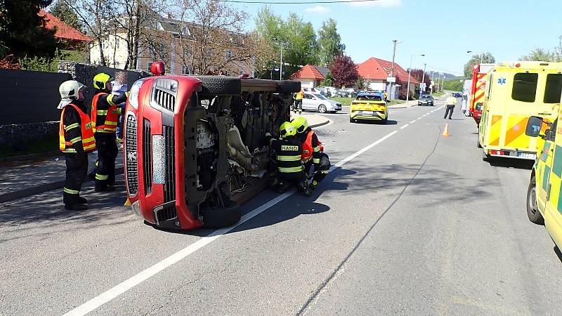 Vážná nehoda ve Štípě si vyžádala čtyři zraněné