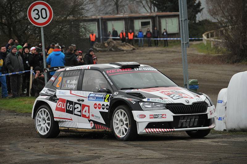 Vítězem tradičního loučení se sezonou rallye na našem území, kterým byla sobotní Mikuláš Rally 2022 s centrem ve Slušovicích, se stal kroměřížský pilot Ondřej Bisaha.