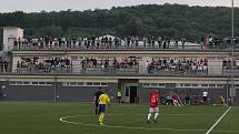 Fotbalisté Uherského Brodu (červené dresy) zvítězili v předkole MOL Cupu nad domácím Baťovem 5:0.