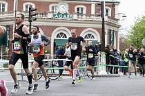 Petr Vabroušek si zazávodil v maratonu v Paříži. Ve městě nad Seinou zaběhl čas 2:53:43.