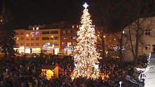 Vánoční strom na zlínském náměstí Míru