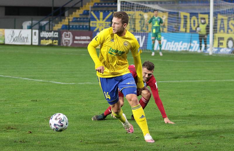 Fotbalisté Zlína (ve žlutých dresech) prohráli v 5. kole FORTUNA:LIGY se Sigmou Olomouc 0:1