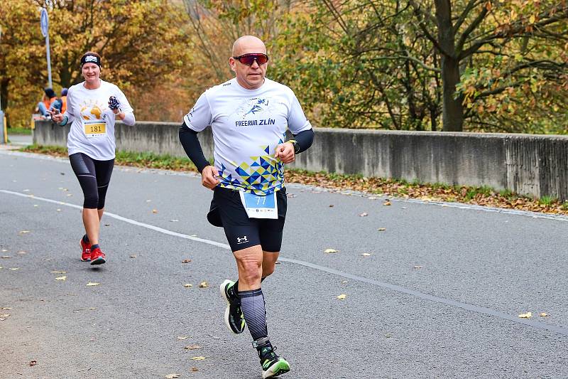 Atleti z TJ Jiskra Otrokovice ve spolupráci s rodinou Podmolíkových, kamarády a přáteli, v sobotu uspořádali 22. ročník Otrokovického půlmaratonu. Ten byl také Mistrovstvím Moravy a Slezska v půlmaratonu mužů a žen. Foto: pro Deník/Milan Mikšík