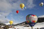 5. Ballon Trophy Filzmoos 2014 - Setkání balonářů v v Alpách v Rakousku - Před startem v Alpském městečku Filzmoos ( filcový mech)