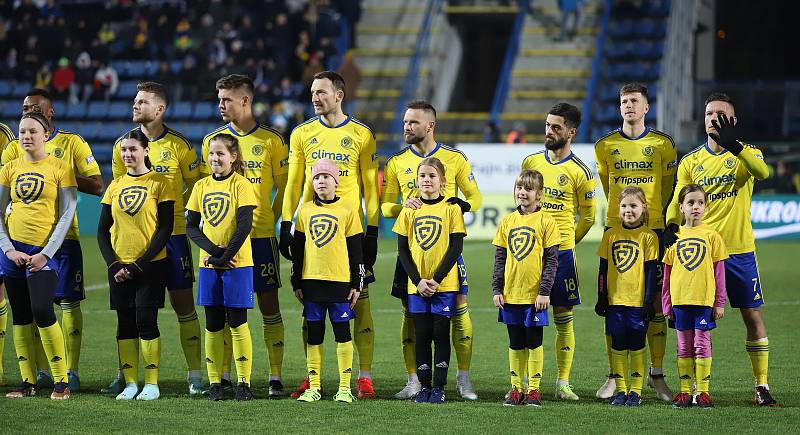 Fotbalisté Zlína (žluté dresy) v úvodním jarním zápase remizovali s Baníkem Ostrava.