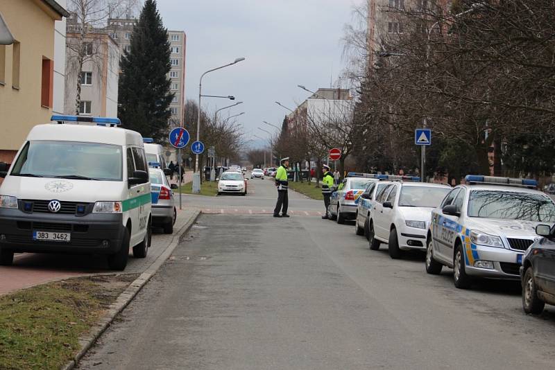 Anonym nahlásil bombu  v domě u malenovické školy