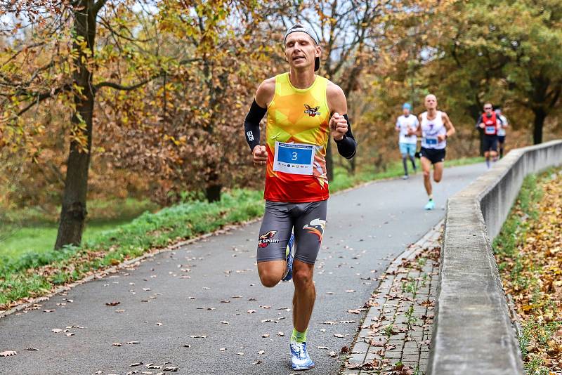 Atleti z TJ Jiskra Otrokovice ve spolupráci s rodinou Podmolíkových, kamarády a přáteli, v sobotu uspořádali 22. ročník Otrokovického půlmaratonu. Ten byl také Mistrovstvím Moravy a Slezska v půlmaratonu mužů a žen. Foto: pro Deník/Milan Mikšík