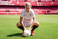 Zlínská fotbalistka Klára Cahynová zažila životní přestup - z pražské Slavie zamířila do španělského velkoklubu FC Sevilla.
