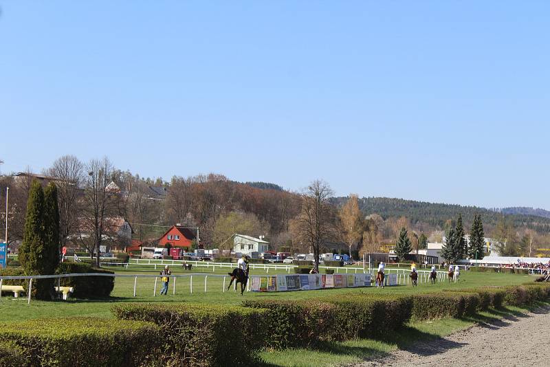 V sobotu 23. dubna začala ve Slušovicích dostihová sezona