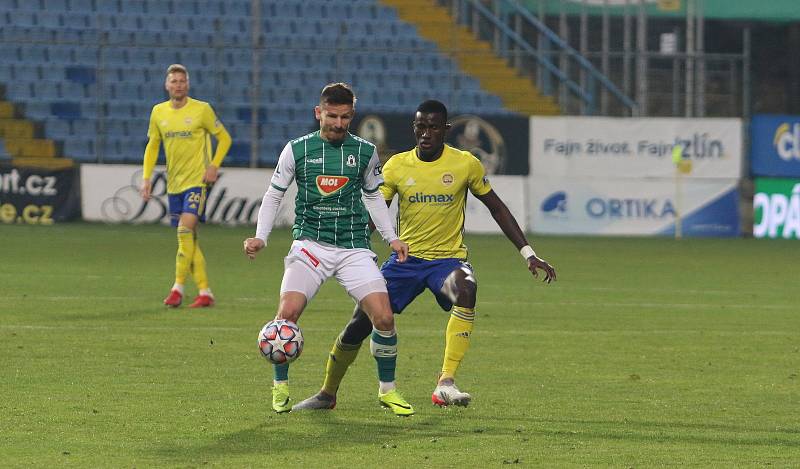 Fotbalisté Zlína (žluté dresy) v 14. kole FORTUNA:LIGY hráli s Jabloncem nerozhodně 0:0.