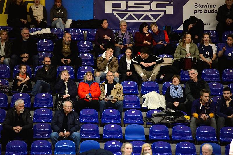 Volejbalisté zlínské Fatry (modré dresy) nestačili na Liberec v poměru 1:3 na sety.