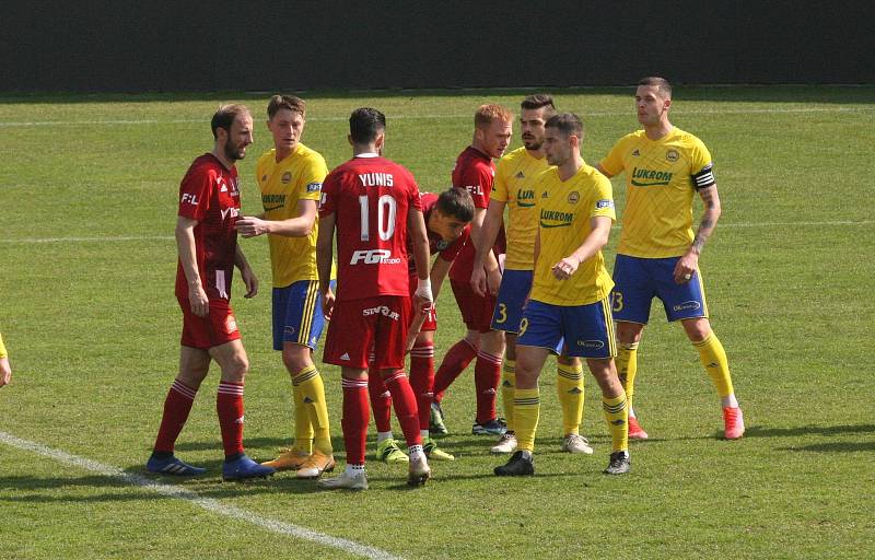 Fotbalisté Zlína (ve žlutých dresech) se v reprezentační přestávce utkali se Sigmou Olomouc.