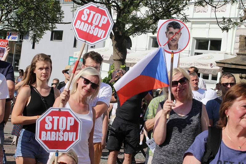 Demonstrace proti vládě Andreje Babiše náměstí Míru ve Zlíně - 11. 6. 2019