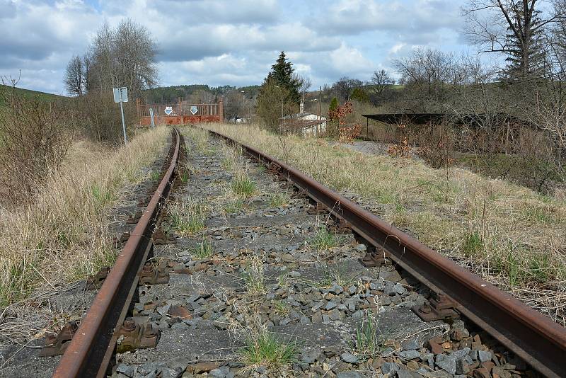 Vrbětice 18. dubna 2021. Šest a půl roku po výbuchu muničních skladů se místní obyvatelé dozvěděli, že za činem může být ruská tajná služba.