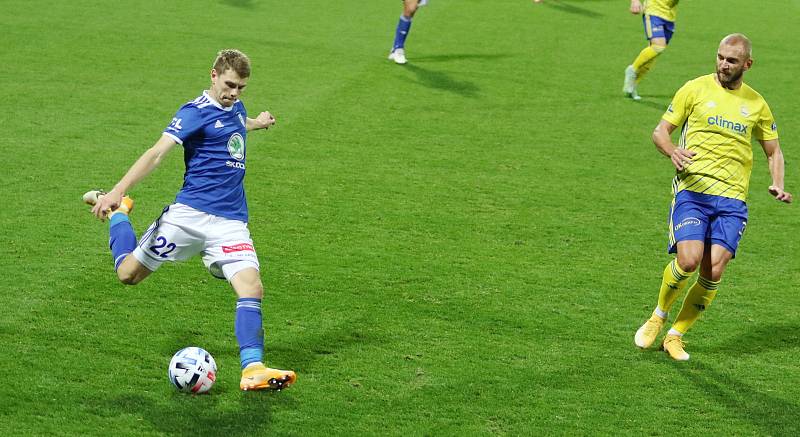 Fotbalisté Zlína (žluté dresy) v 15. kole FORTUNA:LIGY prohráli na hřišti Mladé Boleslavi 0:1.