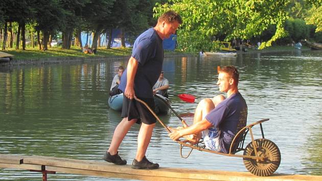 Holešovská regata. Ilustrační foto