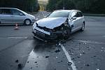 K dopravní nehodě auta a motocyklu došlo na křižovatce silnic, u čerpací stanice v části Zlín – Vršava.