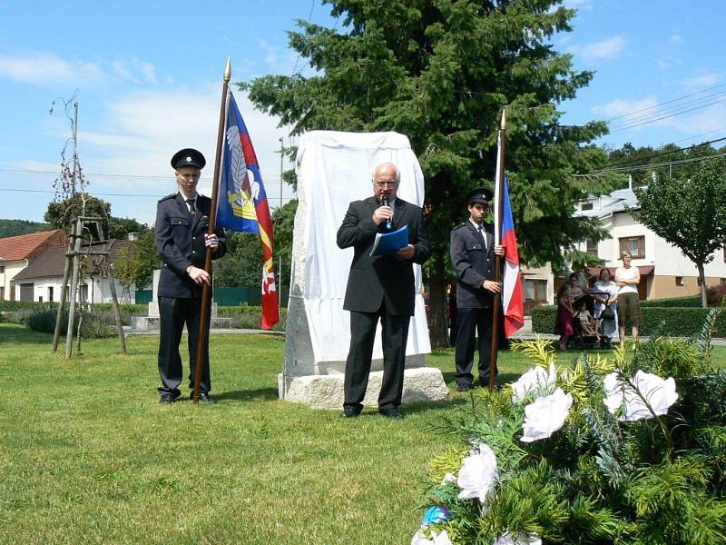 Odhalení památníku 1. světové války v Hřivínově Újezdu