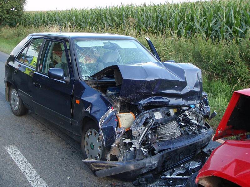 U Fryštáku došlo k těžké dopravní nehodě dvou osobních aut zn. Š Felicia.