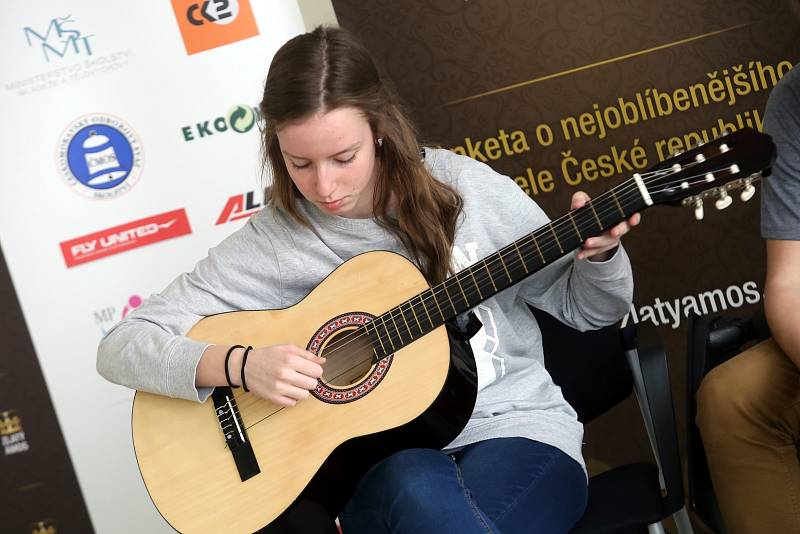 Regionální kolo ankety o nejoblíbenějšího učitele ČR Zlatý Ámos v prostorách 15. budovy 14I15 Baťova institutu ve ZlíněZŠ TGM Otrokovice