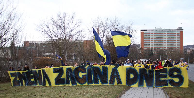 Fanoušci hokejového Zlína během nedělního odpoledne protestovali proti vedení klubu.