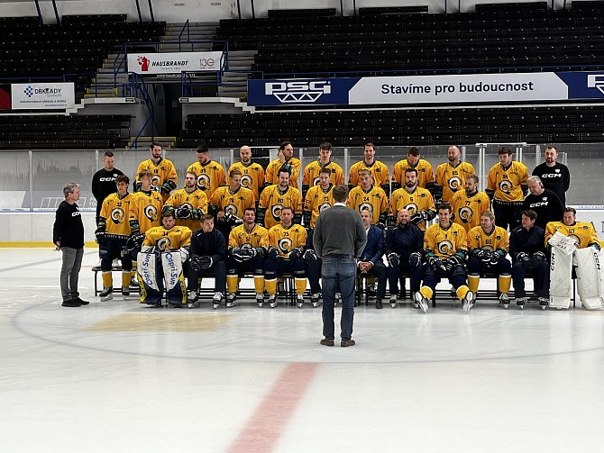 Prvoligoví hokejisté Berani Zlín se v úterý dopoledne fotili před startem nového soutěžního ročníku.