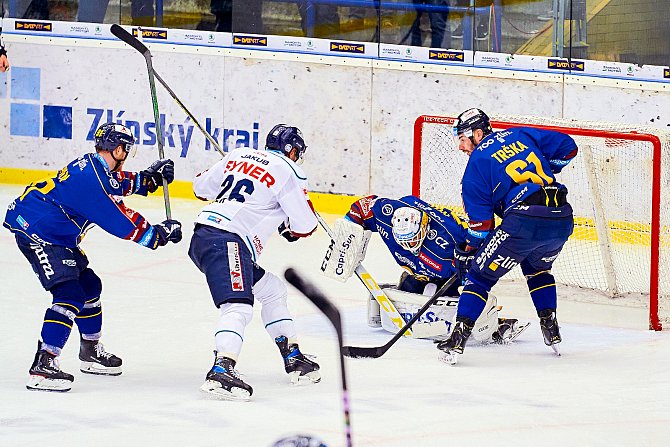 Hokejisté Zlína (modré dresy) ve 21. kole Tipsport extraligy vyzvali liberecké Tygry.
