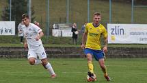 Nedělní derby fotbalistů Zlína a Slovácka v MSFL skončilo výhrou domácího Fastavu 2:1.