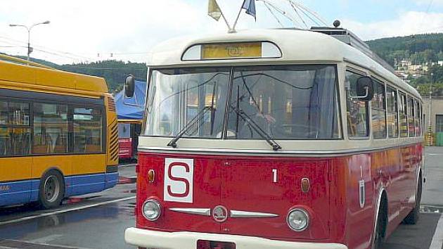 Zlínský historický trolejbus Škoda 9Tr.