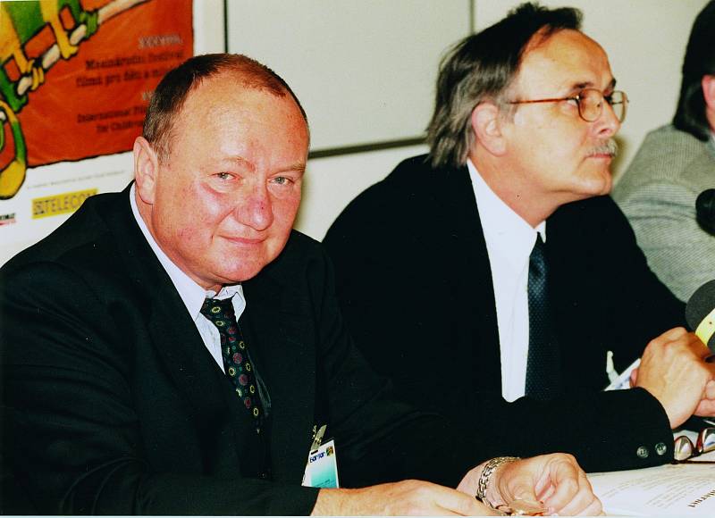 Vítězslav Jandák se přidal do festivalového týmu v roce 1998. Na fotografii s Janem Gogolou starším.