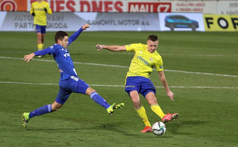 Fotbalisté Zlína (žluté dresy) v 19. kole FORTUNA:LIGY remizovali na hřišti Olomouce 1:1.